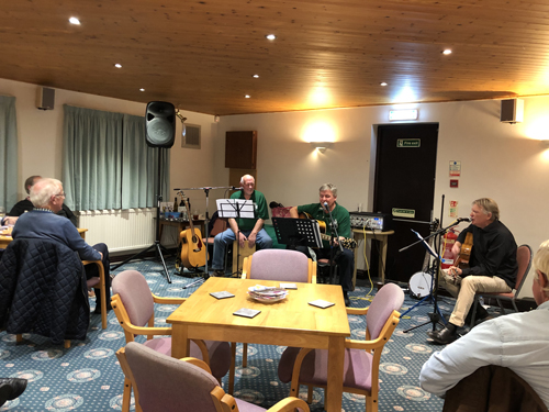 Simple Folk - Three musicians playing