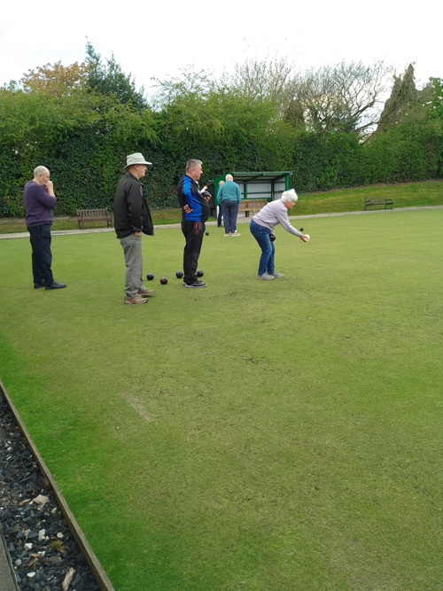 Bowlers on the Tarvin green