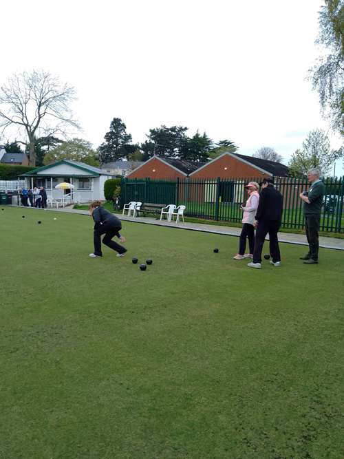 Bowlers on the Tarvin green during a game