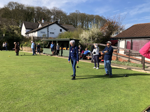 Groups of bowlers on the green