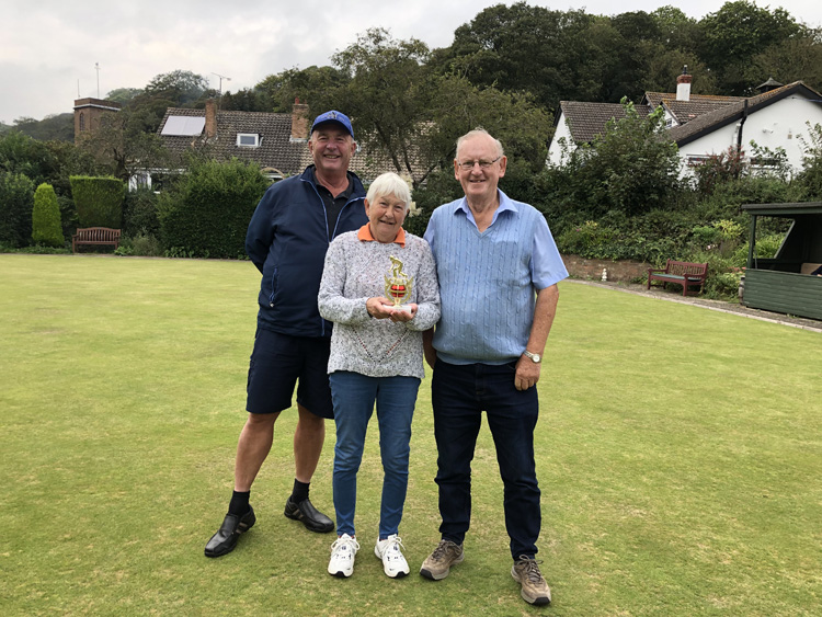 Angela & Len pose with the trophy, together with Bob who presented it.